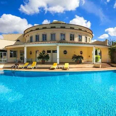 Sleeps 6 Air Con Wifi *